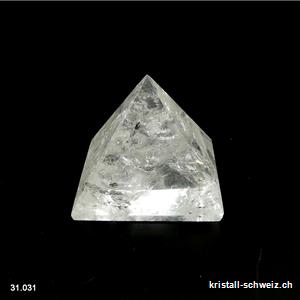 Pyramide Cristal de Roche, base 5 x haut. 4,2 cm. Pièce unique