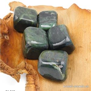 Nephrit Jade dunkelgrün ca 3 x 2,5 cm / 44 bis 48 Gramm. Gr. XL