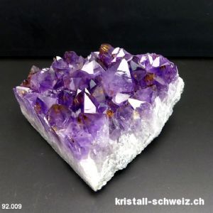 Amethyst aus Brasilien mit Goethit, Gruppe. Einzelstück 762 Gramm