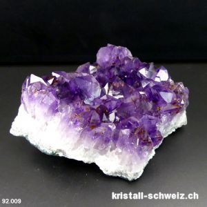 Amethyst aus Brasilien mit Goethit, Gruppe. Einzelstück 762 Gramm