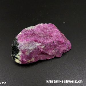 Rubin mit Hornblende roh 4 x 2 x 1,5 cm. Einzelstück