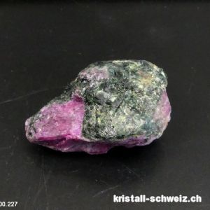 Rubin - Hornblende roh. Einzelstück 48 Gramm