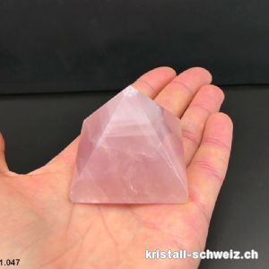 Pyramid Rosenquarz, Basis 4,4 cm x H. 3,9 cm. Unikat