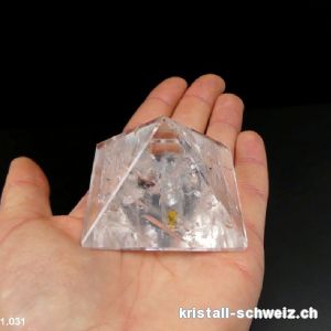 Pyramid Bergkristall, Basis 5,6 x H. 3,7 cm. Unikat