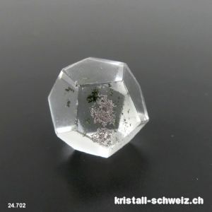 Dodekaeder Bergkristall mit Chlorit, Dicke 1,5 cm. Unikat