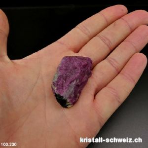 Rubin mit Hornblende roh 4 x 2 x 1,5 cm. Einzelstück