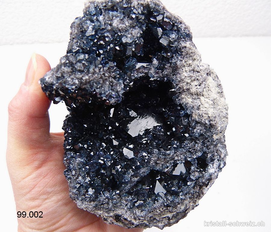 Celestite - Coelestin schwarz, Kristall mit Matrix. Einzelstück 1'660 Gramm