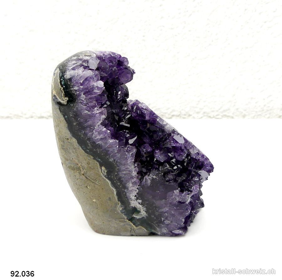 Amethyst aus Brasilien, Geode 8,1 cm. Unikat 275 Gramm