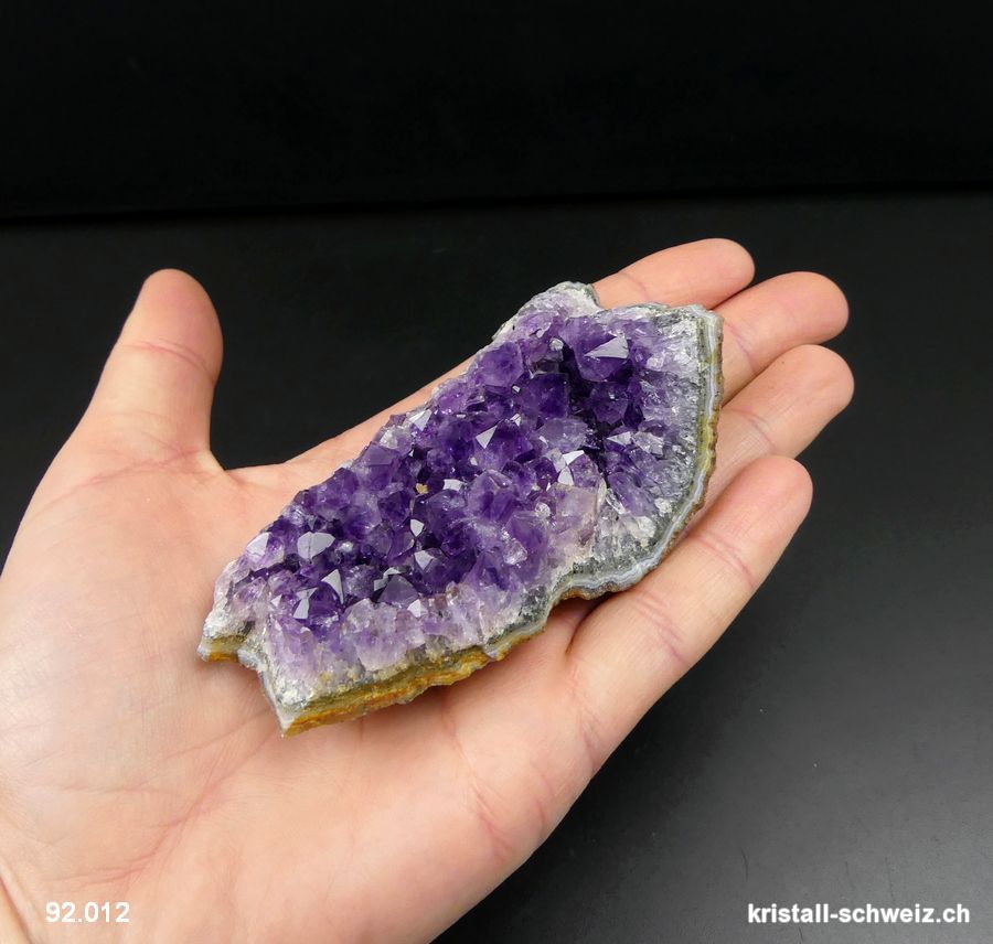 Amethyst aus Uruguay, Gruppe. Einzelstück 113 Gramm